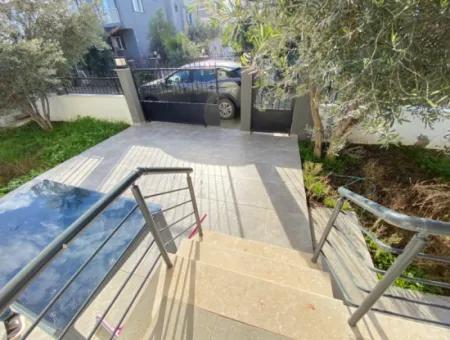 3 1 Villa For Sale With 750M2 Garden To The Sea In Doğanbey