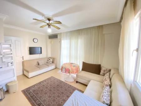 2 1 Apartment For Sale In Ürkmez Bazaar Center Close To The Sea