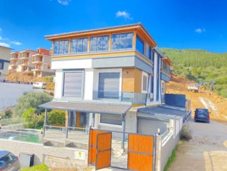 3 1 Villa For Sale Near The Sea With Pool In Doğanbey