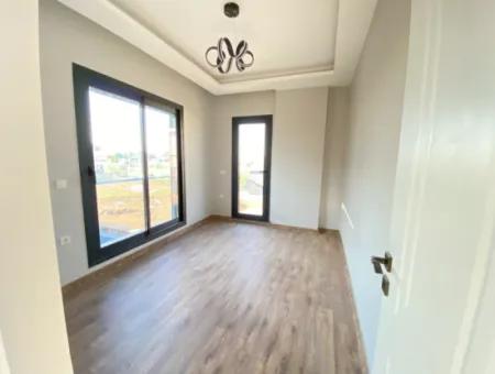 3 1 Villa For Sale With Underfloor Heating Pool In Doğanbey