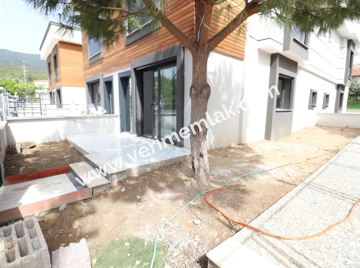 İzmir Menderes Özdere’de Ultra Lüks Özel Yapımlı 3+1 Villa