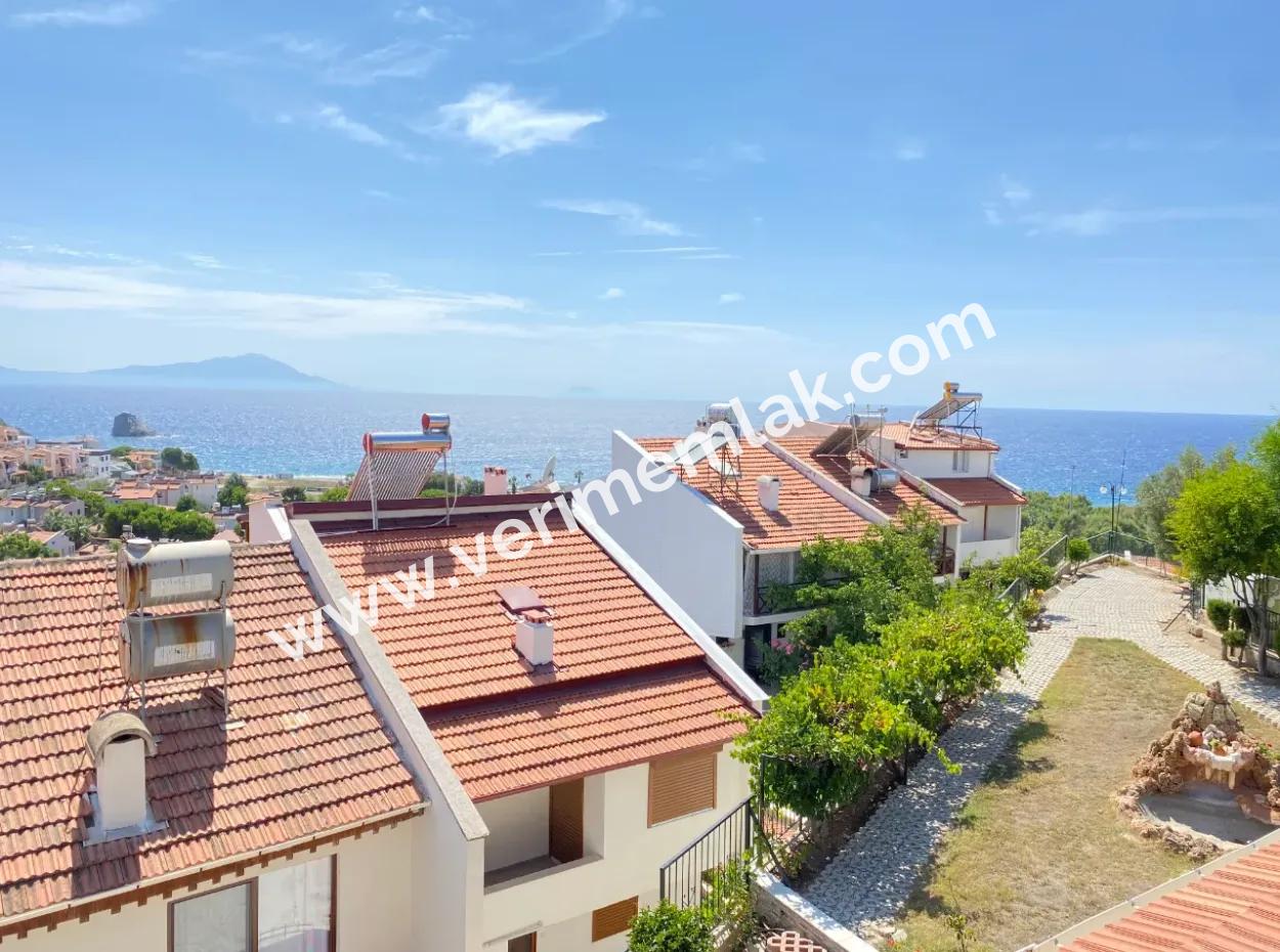 Doğanbey De Deniz Tarafınde Full Deniz Manzaralı Geniş Bahçeli Satılık 3+1 Villa