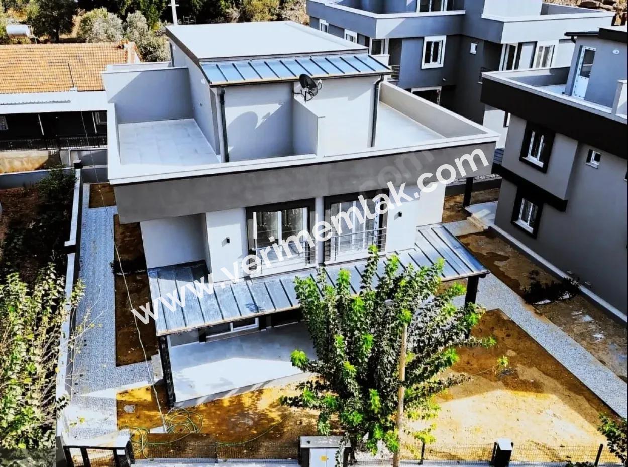 Payamlı Doğa Ve Orman Manzarası Satılık 3+1 Villa