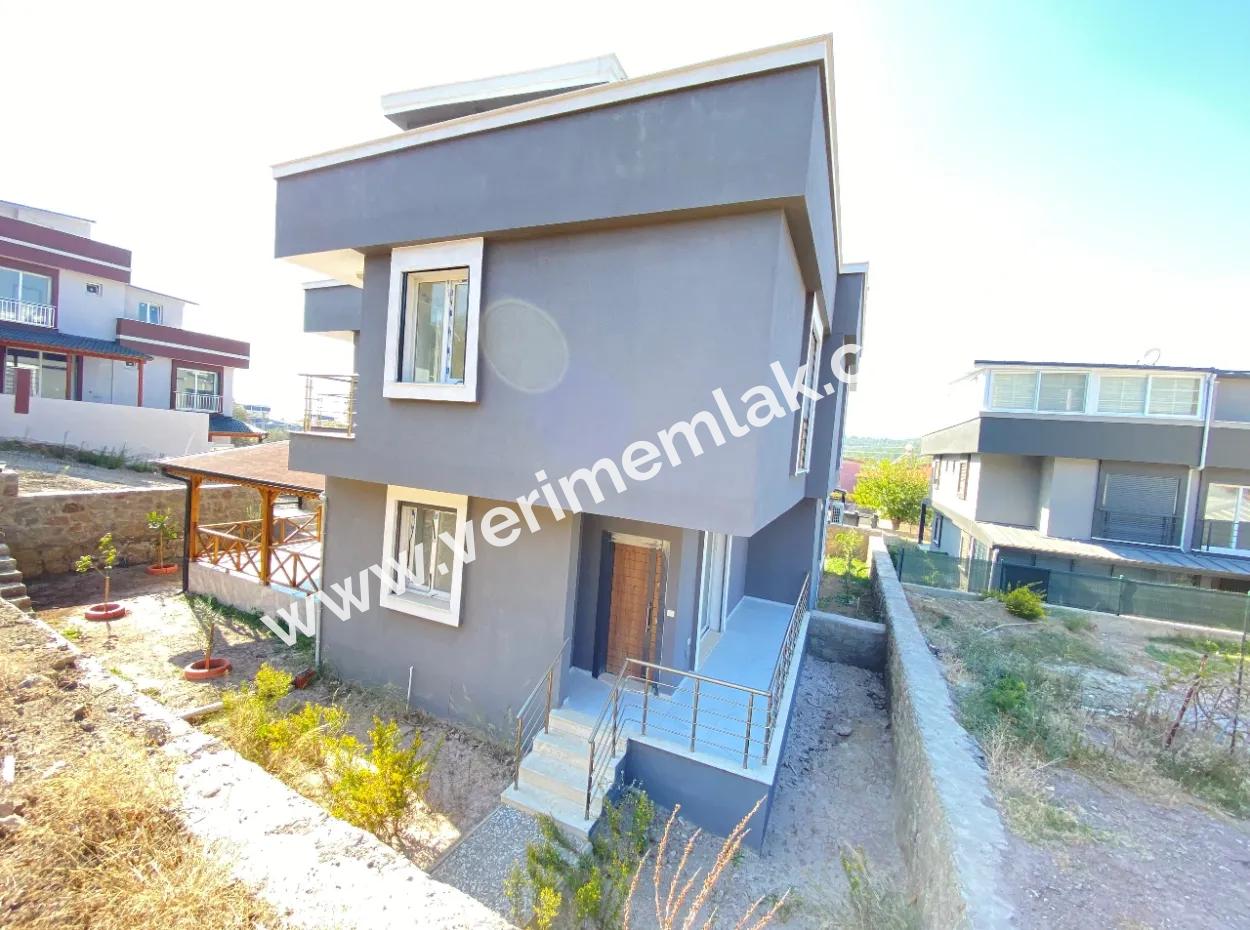 Payamlı De Müstakil Denize Yakın Satılık 3+1 Villa