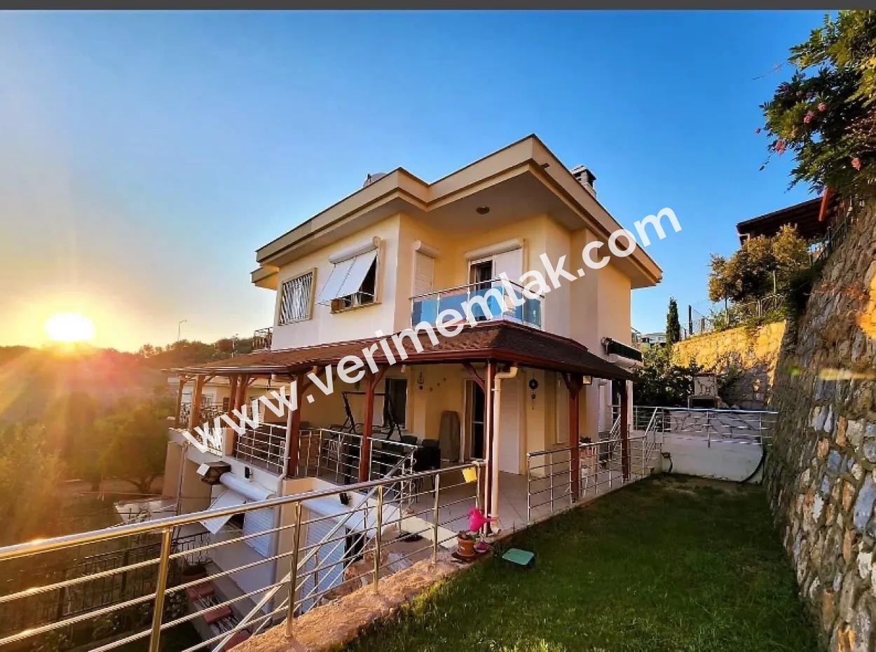 Doğanbey De Fııu Deniz Manzaralı Satılık 5+2 Villa