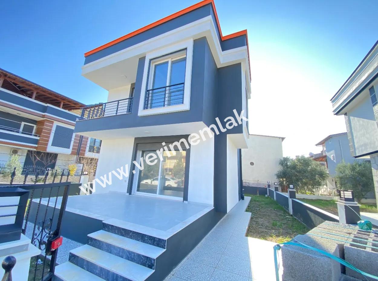 Doğanbey De 320M2 Arsaiçinde Tek Müstakil Satılık 3+1 Villa