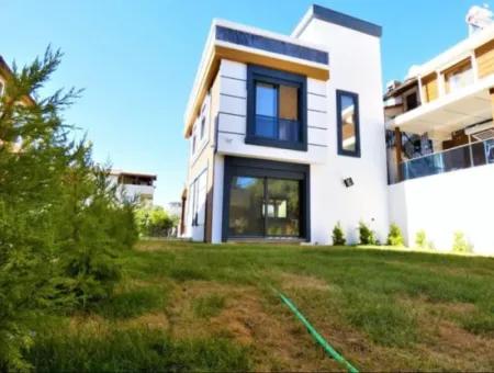 ,Payamlı Da Deniz Tarfında Satılık 3+1 Villa