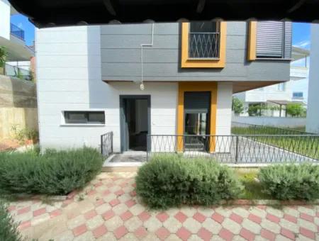 Ürkmez De Full Deniz Satılık 3+1 Villa