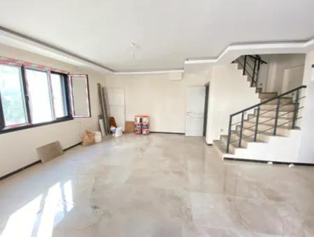 Doğanbey De Geniş Bahçeli Denize 300 M2 Mesafede Satılık 3+1 Villa