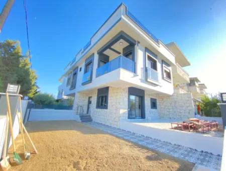 Doğanbey De Deniz Çok Yakın Ultra Lükx Satılık 4+1 Villa