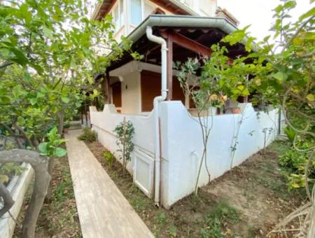 Doğanbey De Deniz Yakın Siteiçinde Satılık 5+1 Villa