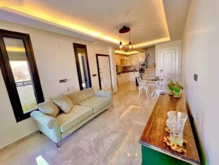 Doğanbey De Full Deniz Manzaralı Bahçeli Satılık 2+1 Villa