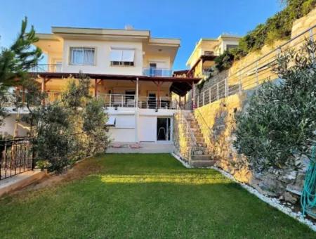 Doğanbey De Fııu Deniz Manzaralı Satılık 5+2 Villa