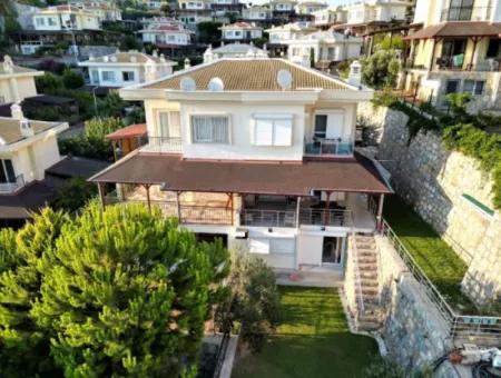 Doğanbey De Fııu Deniz Manzaralı Satılık 5+2 Villa