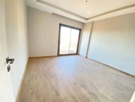 Doğanbey De 300M2 Arsa İçinde Tek Müstakil Havuzlu Satılık 3+1 Villa