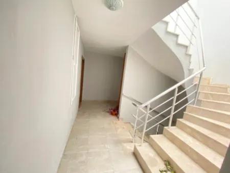 Ürkmez De Çarşı Merkezinde Denize 150M2 Satılık 2+1 Daire