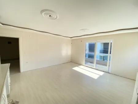 Ürkmez De Çarşı Merkezinde Denize 150M2 Satılık 2+1 Daire