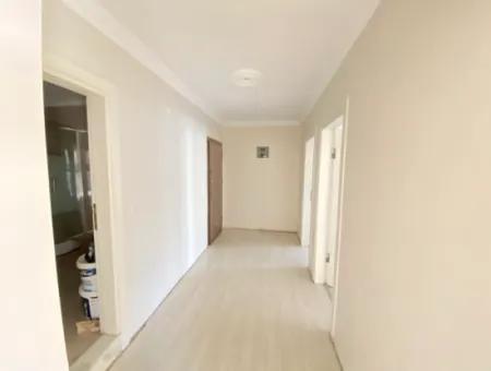 Ürkmez De Çarşı Merkezinde Denize 150M2 Satılık 2+1 Daire