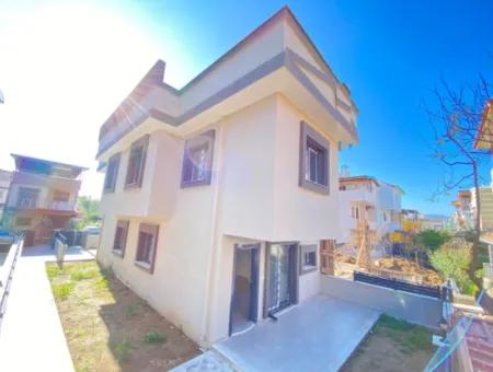 Doğanbey De Denize Çok Yakın Satılık 2+1 Villa