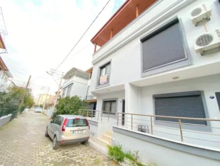 Ürkmez De Denize 250M Salon Mutfak Ayri Satılık 3+1 Villa